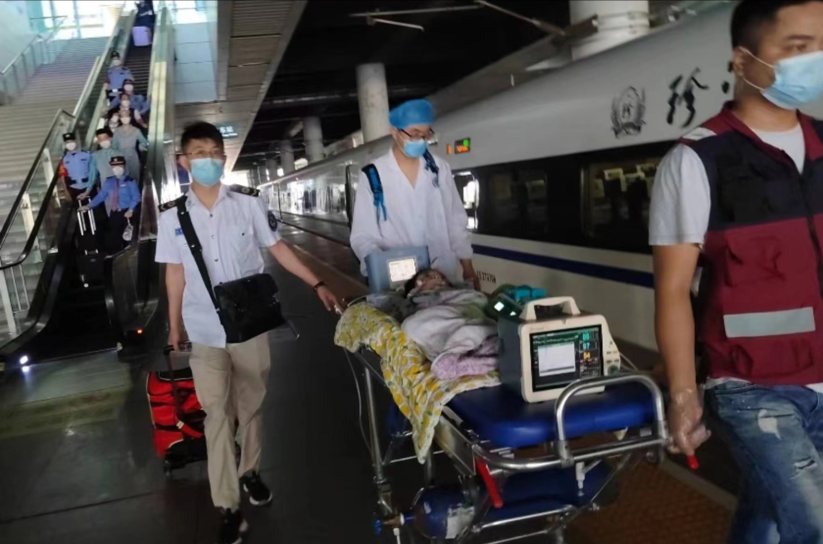 怀集县高铁转运公司